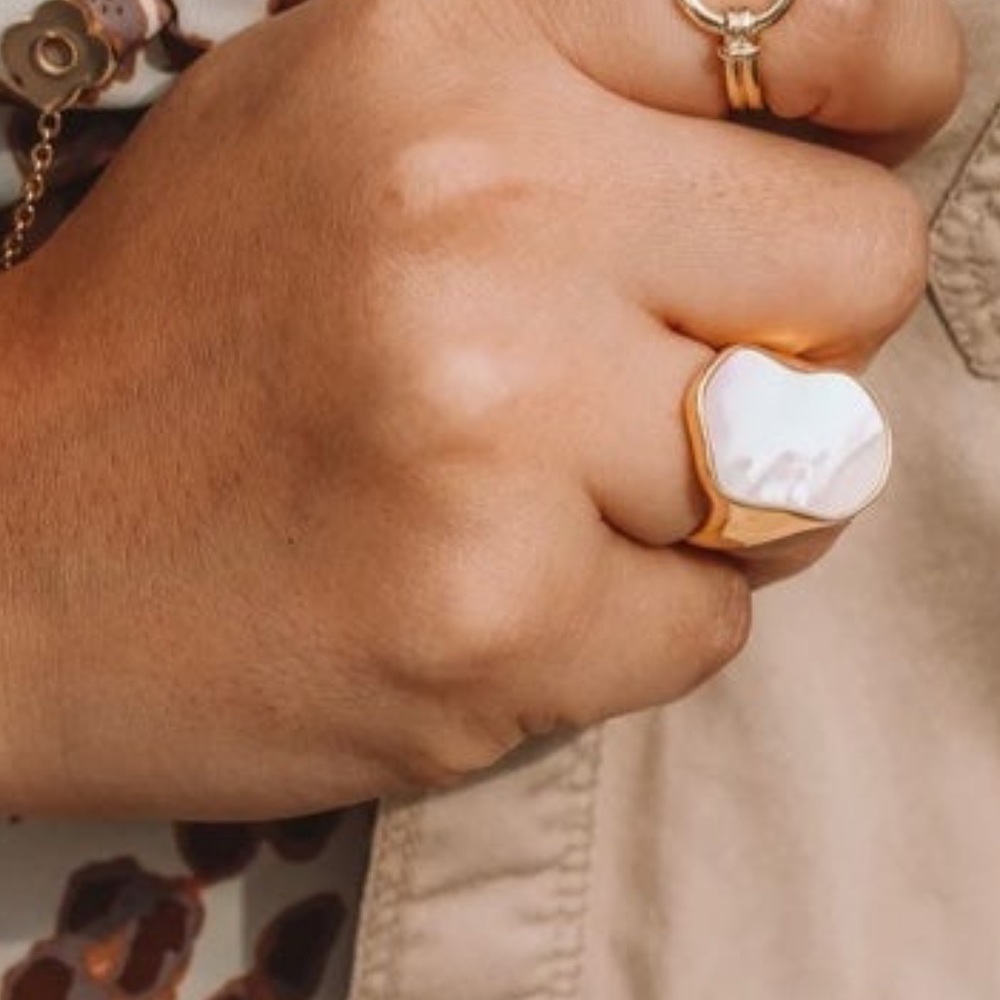 BRAND NEW KC CHIC “ALEXA” RING